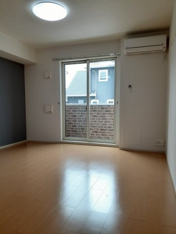 フェリーチェカーロⅡの居間・リビング