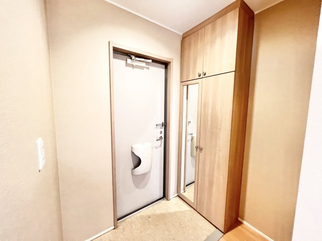 サンガーデン千葉山王の玄関|※同タイプ参考写真