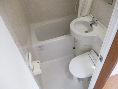 【シャワールーム】 | セレクション寄宮Ⅱ | ※写真は別のお部屋を使用しています。