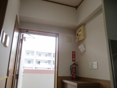 【玄関】 | セレクション寄宮Ⅱ | ※写真は別のお部屋を使用しています。