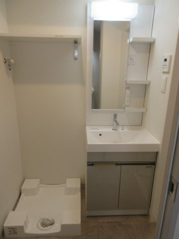 ディアレイシャス西武柳沢の洗面所