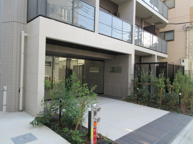 ディアレイシャス西武柳沢のエントランス