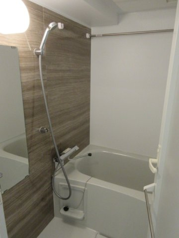 ディアレイシャス西武柳沢の浴室