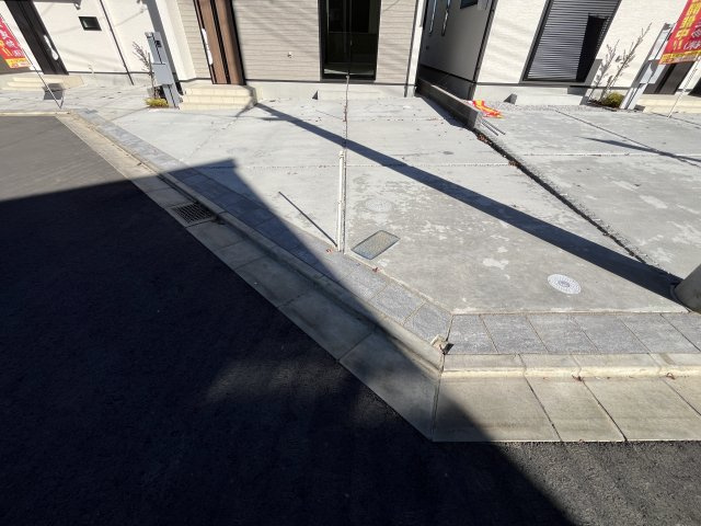 祝　成約済み　八王子市　元八王子町　新築戸建ての駐車場|～仲介手数料無料☆八王子ひなた不動産～　八王子市元八王子町　新築戸建て