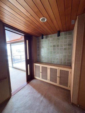 キナリビルのロビー