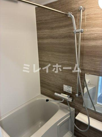 ラグゼフラット東六郷の浴室