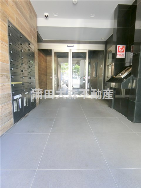 HY's diletto(ハイズディレットのエントランス|防犯カメラ　TVモニター付オートロック　エントランス