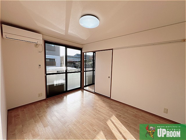 サンヴィレッヂCの居間・リビング