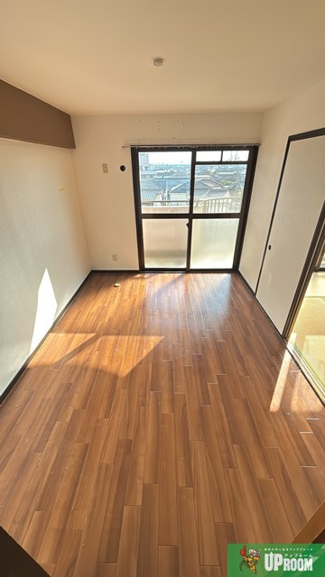 キャッスルビューの洋室