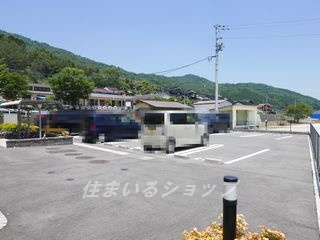 ダンケ　シェーン　Ａ棟の駐車場