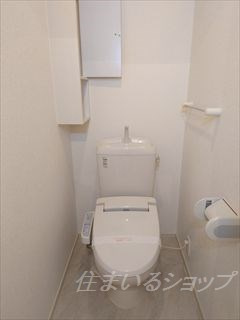 ダンケ　シェーン　Ａ棟のトイレ|シャワートイレ・収納棚あり