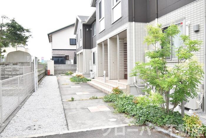 フォンテーヌ金倉 B棟のエントランス|ゆとりのあるエントランスです