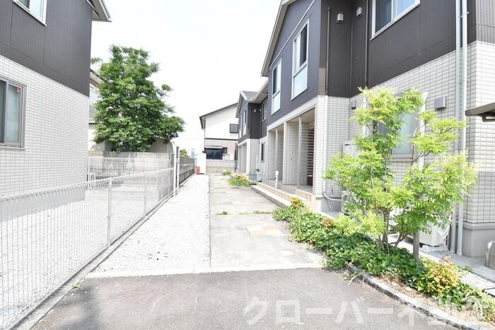 フォンテーヌ金倉 B棟のエントランス|ゆとりのあるエントランスです