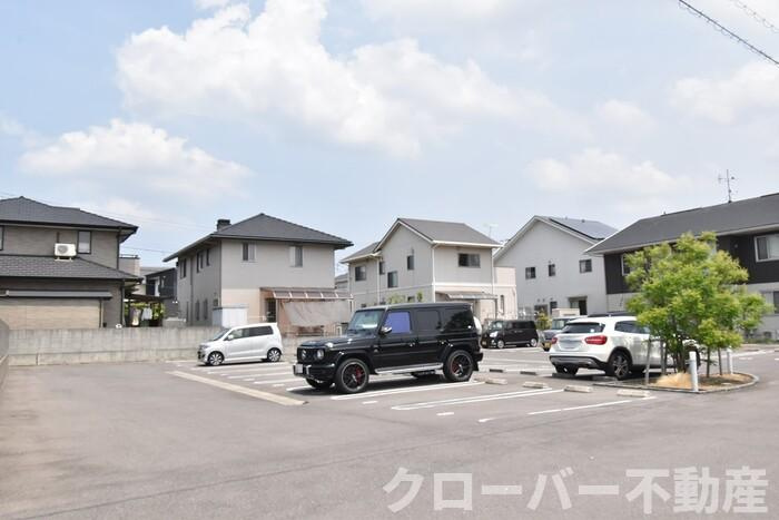 フォンテーヌ金倉 B棟の駐車場|駐車場