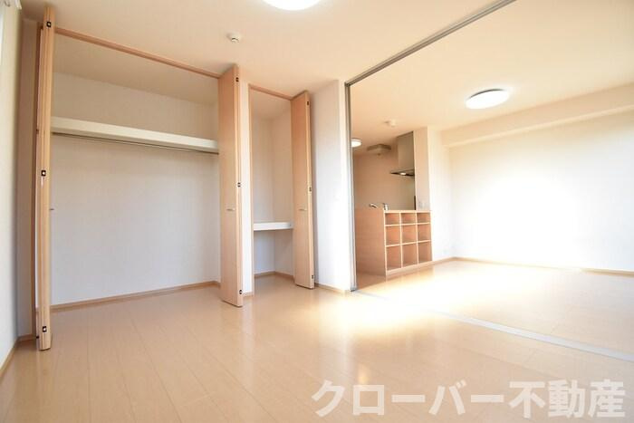 フォンテーヌ金倉 B棟の洋室|洋室５．７帖～ＬＤＫ１０．５帖