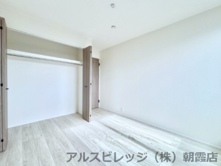 新築/朝霞市根岸台７丁目第２期　全５棟の洋室|落ち着いた色調の洋室です