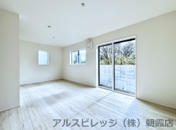 新築/朝霞市根岸台７丁目第２期　全５棟の居間・リビング