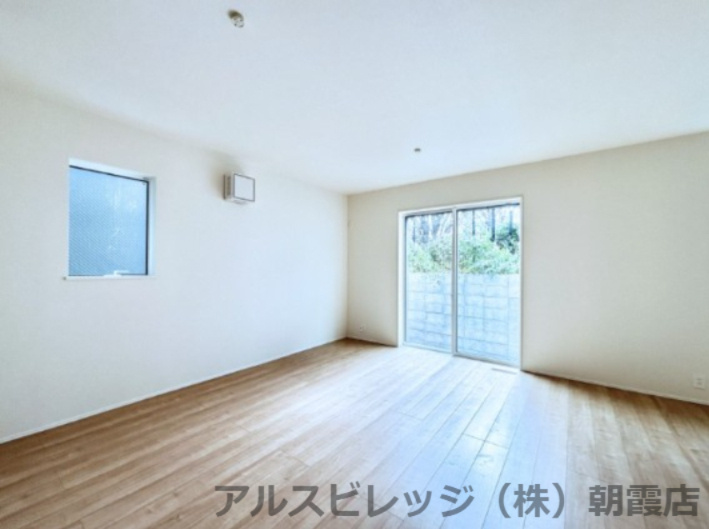 新築/朝霞市根岸台７丁目第２期　全５棟の居間・リビング