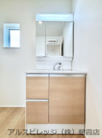 新築/朝霞市根岸台７丁目第２期　全５棟の独立洗面台|朝の支度にも助かる、独立の洗髪洗面化粧台