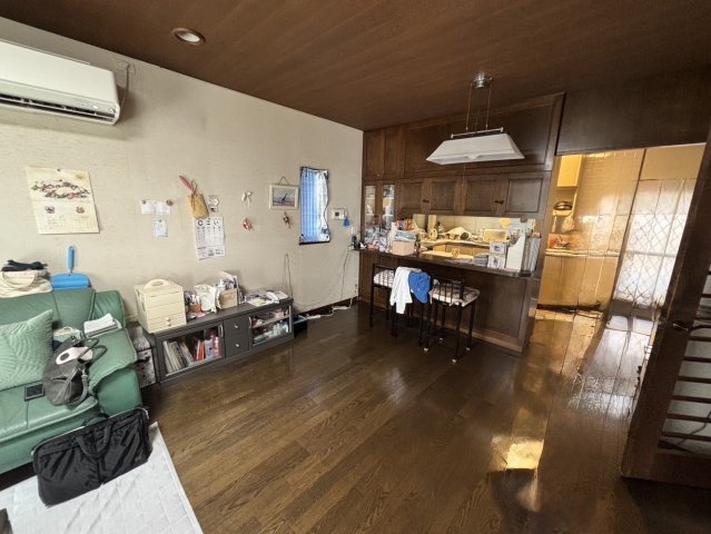 熊本市北区鶴羽田4丁目中古住宅の居間・リビング