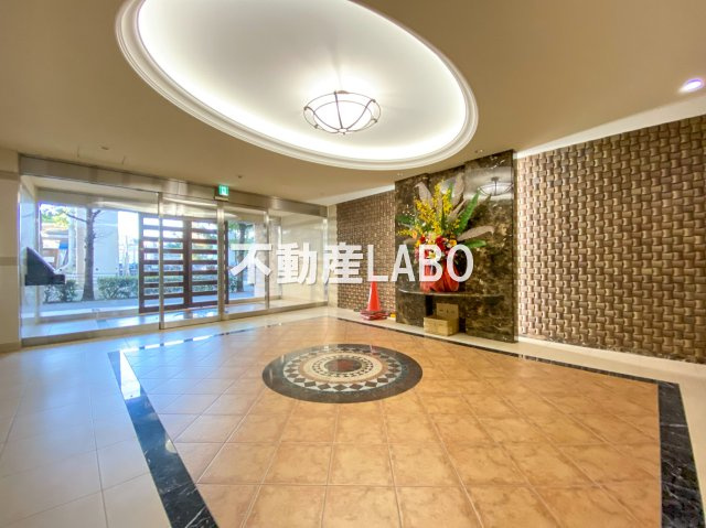 Luxe田辺のロビー