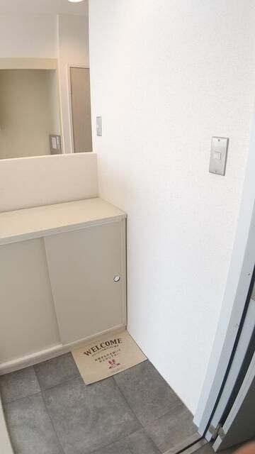 チクマビルの玄関