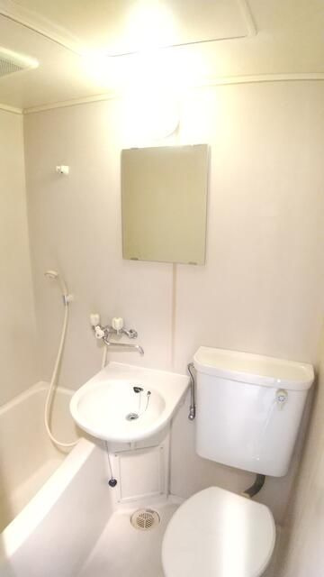 チクマビルの浴室