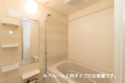 【浴室】 | レディ・バグⅡ | 落ち着いた空間のお風呂です