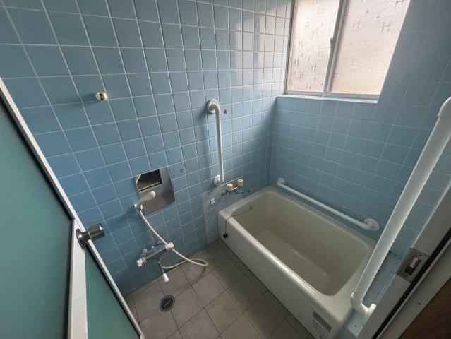 鴨川市　中古戸建の浴室