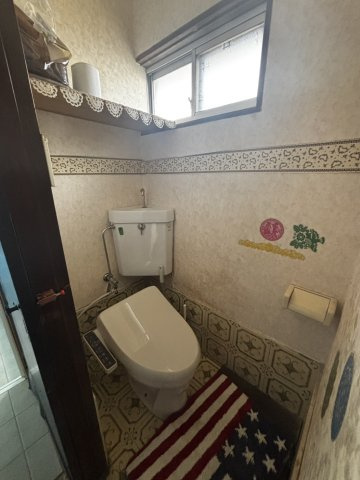 鴨川市　中古戸建のトイレ