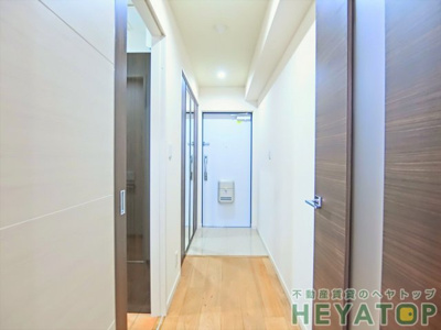 【内装】 | RIVO浅間町 | シューズボックス付き玄関（同仕様写真）