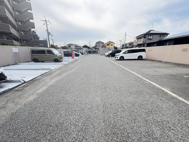 グランプレステージ明石魚住の駐車場