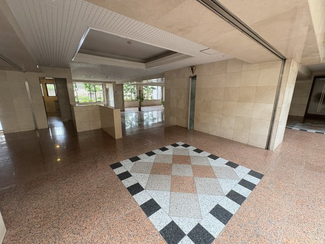 グランプレステージ明石魚住のエントランス