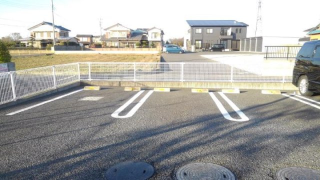 アヴェニールの駐車場