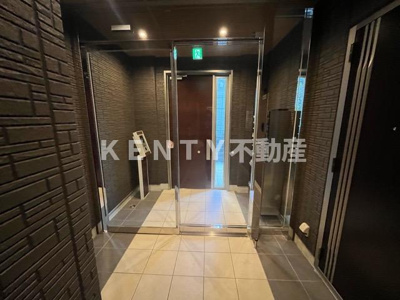 【エントランス】 | フラット・プラム | 清潔なエントランスです