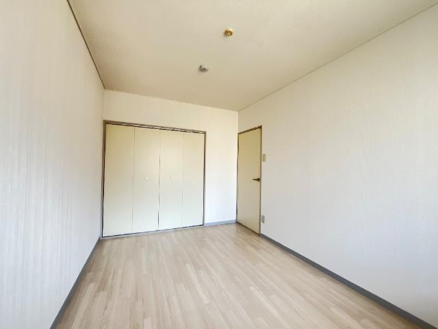 スカイヒルズ新道出の内装|洋室