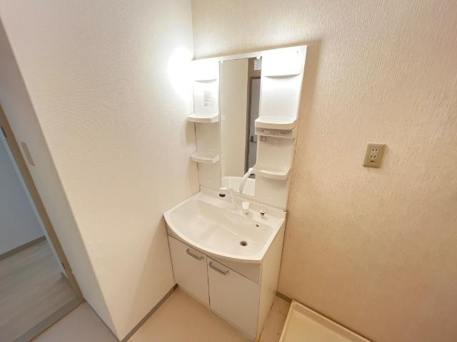 スカイヒルズ新道出の洗面所|洗髪洗面化粧台