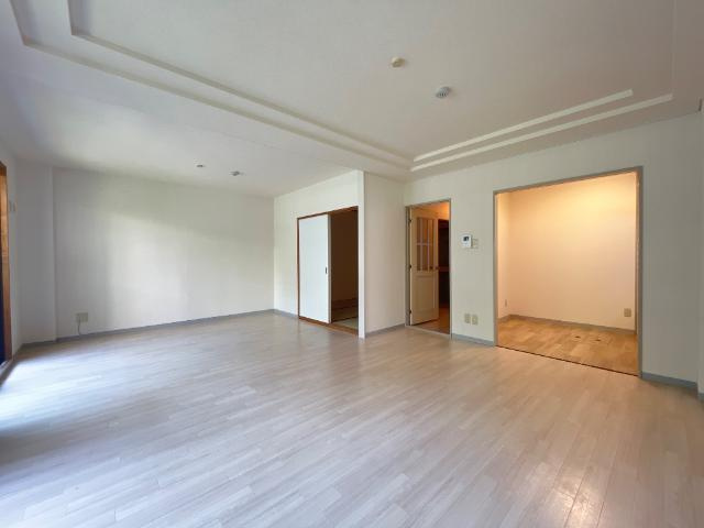 スカイヒルズ新道出の居間・リビング|リビング