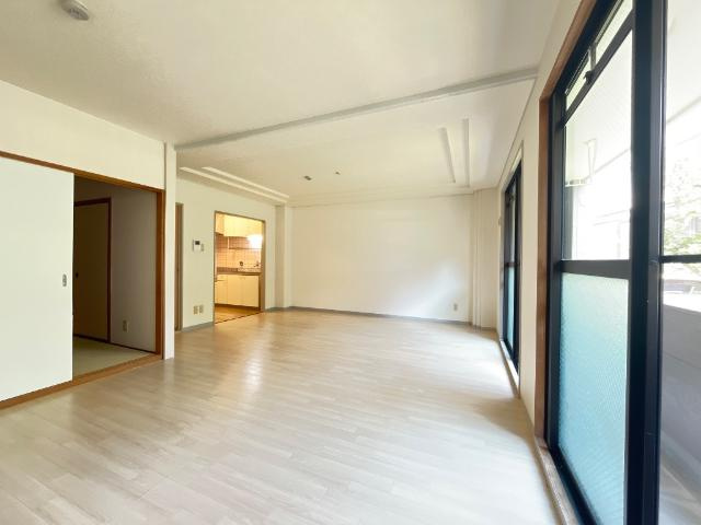 スカイヒルズ新道出の居間・リビング|リビング