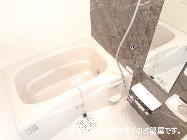 プラージュの浴室|コンパクトで使いやすいお風呂です