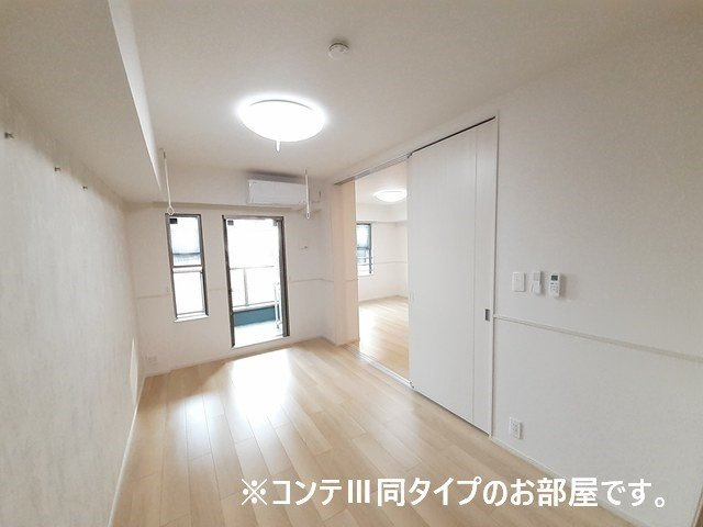 プラージュの内装|明るい色調の室内です