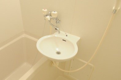 レオパレスエスコートの内装|明るい色調の室内です