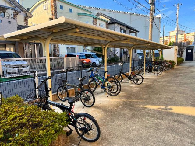 レオパレスグランドゥール太田のその他|屋根付き駐輪場