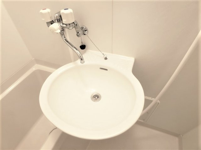 レオパレスグランドゥール太田の内装|白を基調とした清潔な洗面台