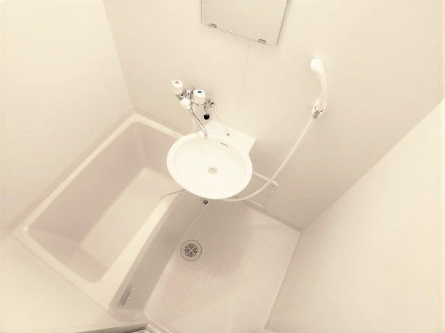 レオパレスグランドゥール太田の浴室|浴室乾燥機で雨の日でもスッキリ乾かせます