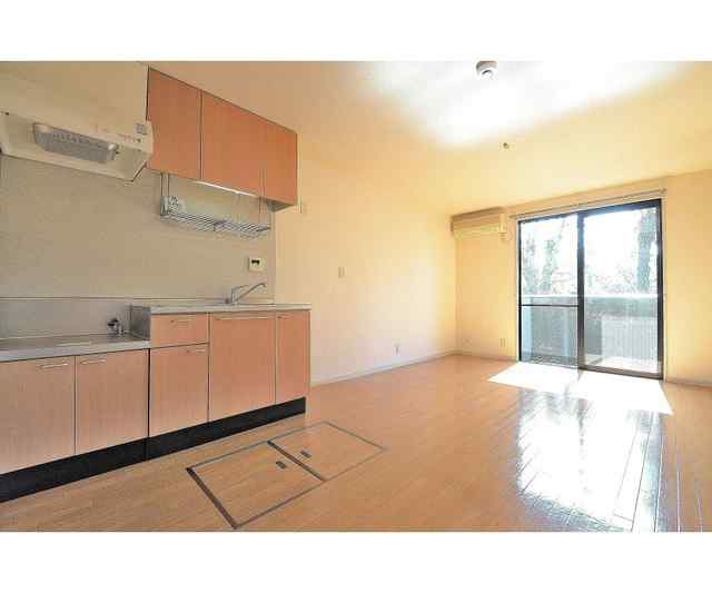 川崎市麻生区片平６丁目のアパートの居間・リビング