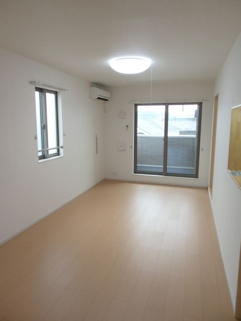 ブライト　シャトーの居間・リビング