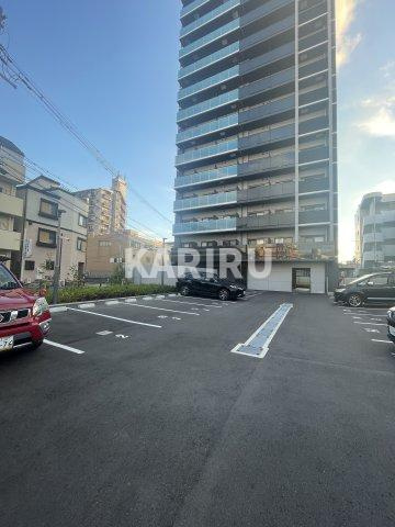 S-RESIDENCE上新庄ascentの駐車場