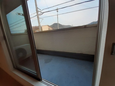 【バルコニー】 | サンファースト　勝原 | バルコニー付きです