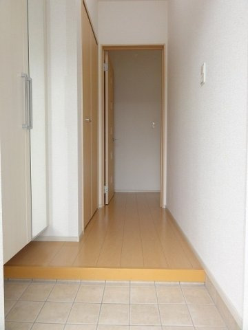 セレノ　アロッジオ　弐番館の玄関